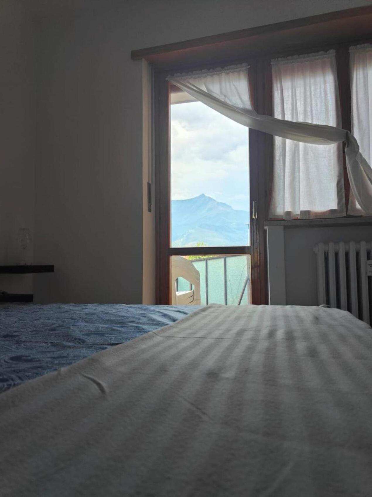 Ferienwohnung Casa Con Terrazzo E Vista Chiomonte Exterior foto